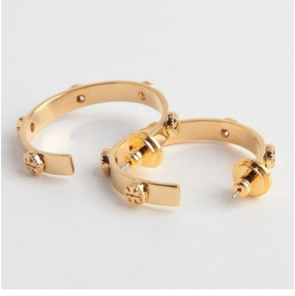 Authentic Tory Burch GolD Milgrain Logo Hoop Earring - Picture 6 of 7